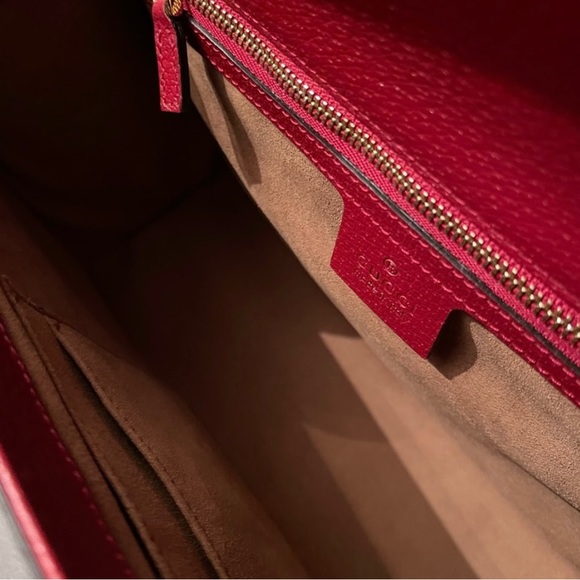 Gucci Large Padlock Should Bag - Picture 7 of 9